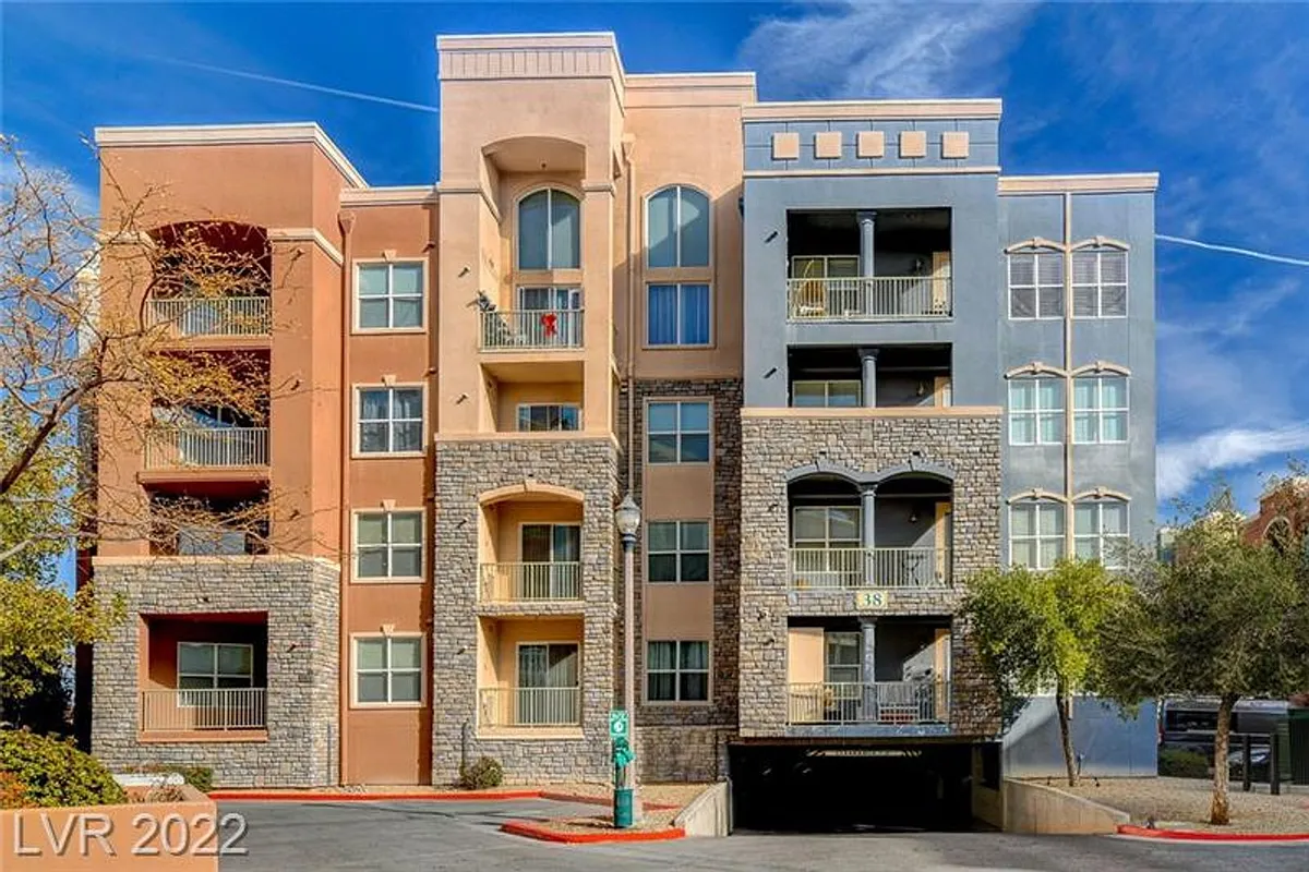 Building Photo - 38 E Serene Ave #110