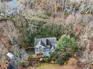 259 Vineyard Rd, Huntington Bay, NY 11743