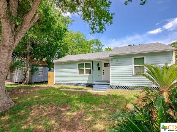 1610 E Mistletoe Ave, Victoria, TX 77901