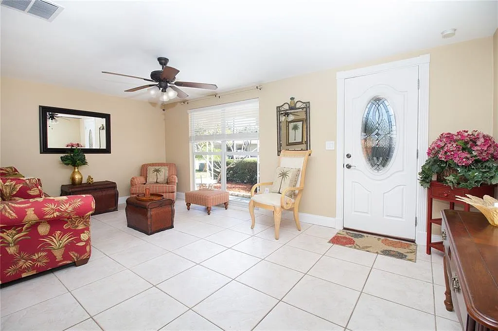 2 bed, 1.5 bath, 1264 sqft, $1,950 — Photo 4