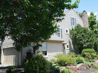 1276 Crestview Dr, Denver, PA 17517
