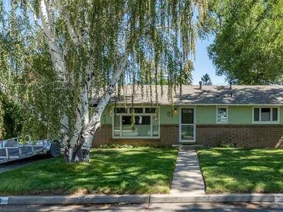 706 Hillcrest Rd, Carson City, NV, 89703