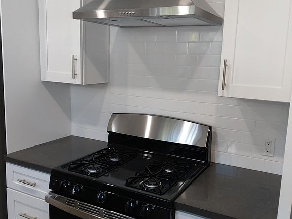 5th image of 440 W Stocker St #440A