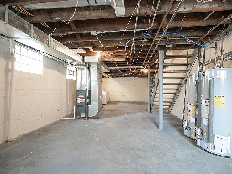 6915 Franklin Blvd Unit D — Photo 15