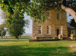 5138 Lower Mountain Rd, Lockport, NY 14094