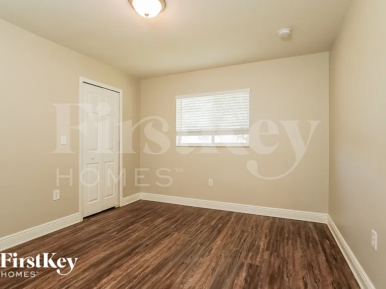 4129 Jacaranda Pkwy W — Photo 11