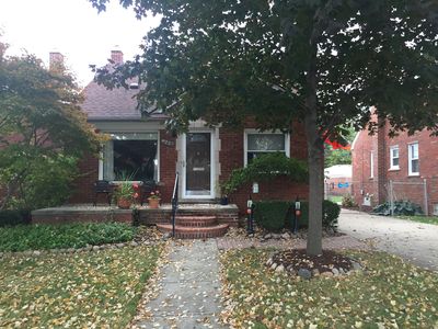9237 Rosedale Blvd, Allen Park, MI, 48101