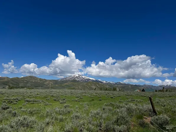 Wells Summit Loop, Fairfield, ID 83327