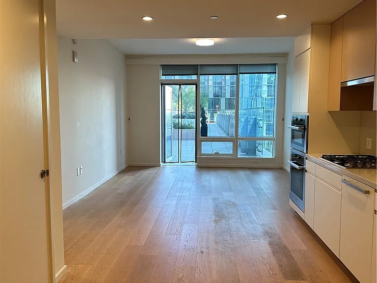 877 Francisco St #2110 — Photo 4