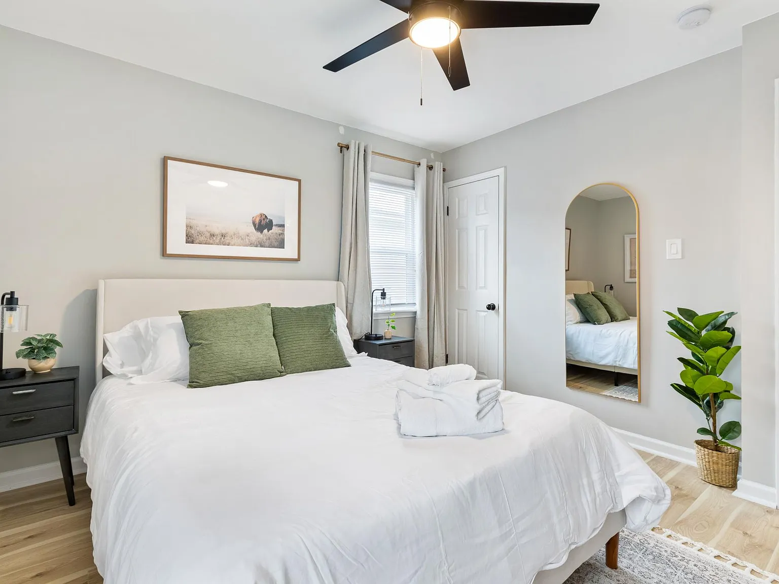 2 bed, 800 sqft, $3,250 — Photo 4