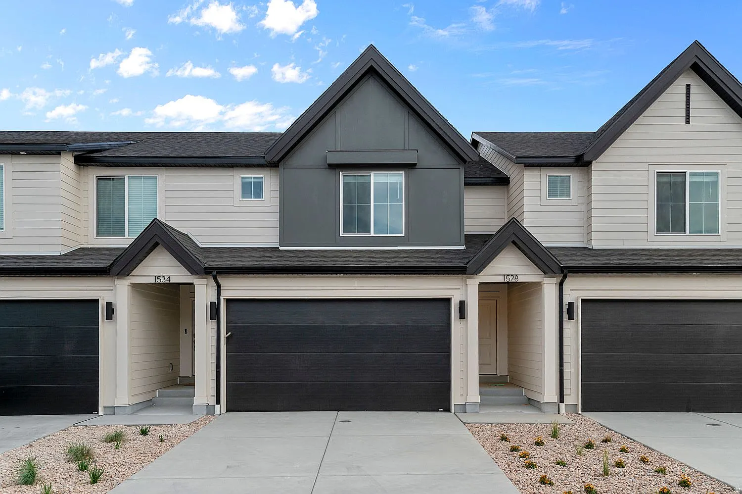 3 bed, 2.5 bath, 2187 sqft, $2,200 — Photo 1