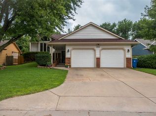 11803 W Rolling Hills Dr, Wichita, KS 67212