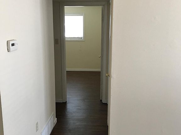3rd image of 622 Brister St #18
