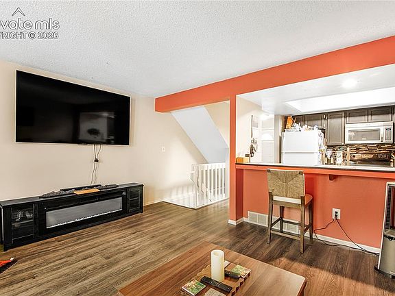 5th image of 1303 Firefly Cir