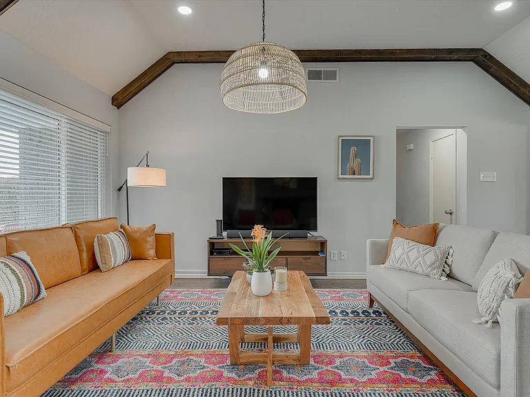 1425 Mayfield Ave — Photo 9