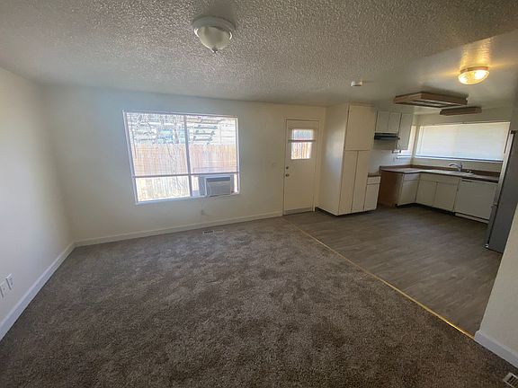 4th image of 1083 Pinewood Dr