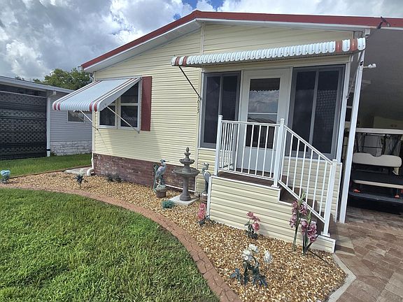 3rd image of 1613 SW 35TH Circle