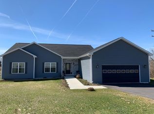 142 Woodsedge Dr, Lansing, NY