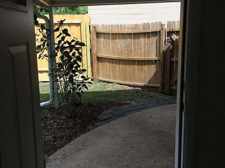 1351 Almond St — Photo 19
