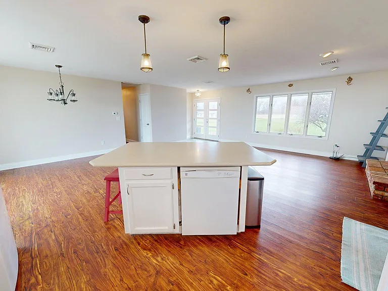 940 E Hickory Grove Rd — Photo 15