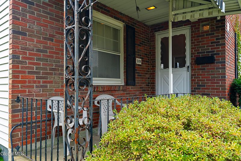 3rd image of 319 Princetown Road