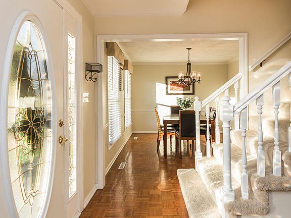 4th image of 407 Oak Valley Ct