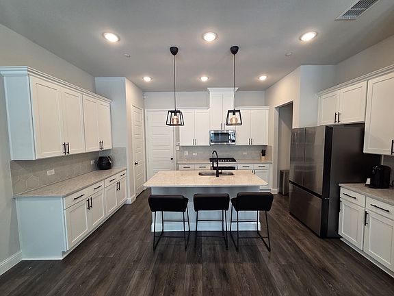 4th image of 309 Colusa Dr