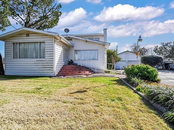 4th image of 7776 Grimes-Arbuckle Rd Road