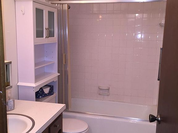 5th image of 3105 24th St APT 1C