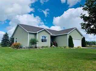 828 Krystal Meadow Ln, Gaylord, MI 49735