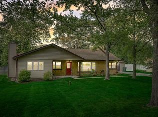 528 W Edgewood Rd, Lombard, IL 60148