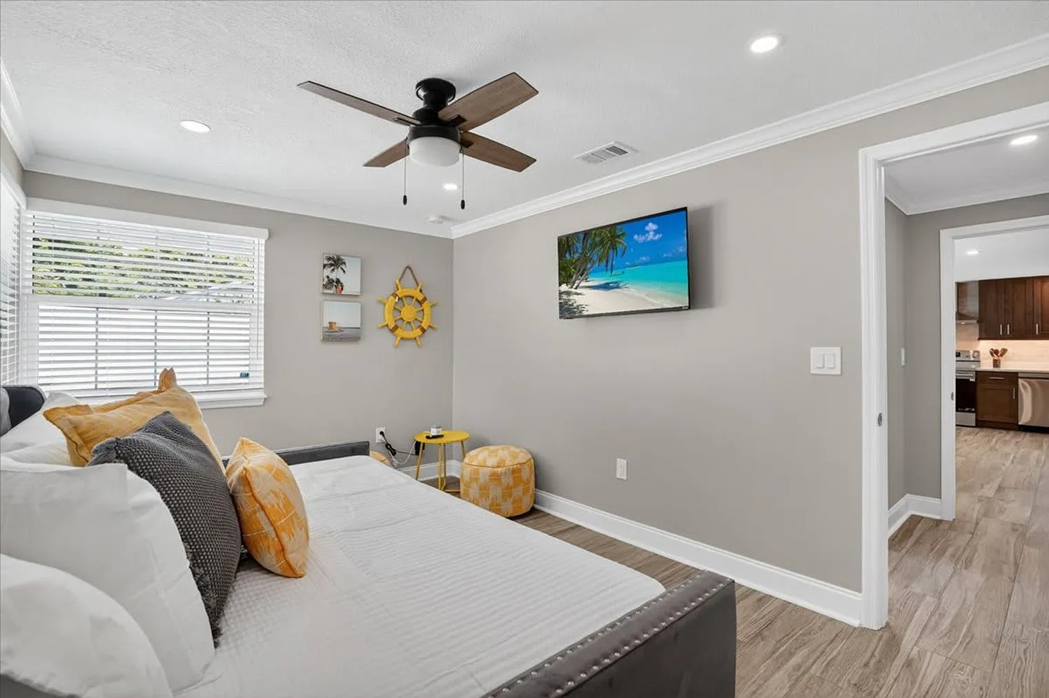 3 bed, 2.0 bath, $4,143 — Photo 4