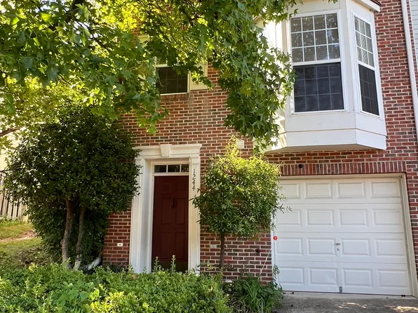 1244 Corbett Pl, Woodbridge, VA 22191