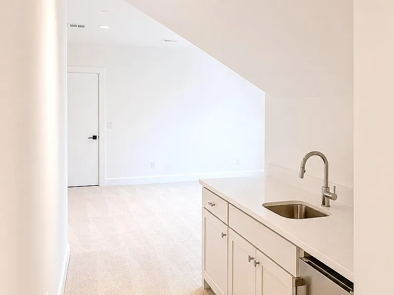 3529 Asbury St — Photo 36