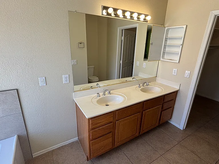 12721 W Palm Ln — Photo 11