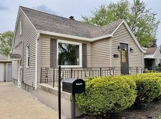 325 W 3rd St, Spring Valley, IL 61362