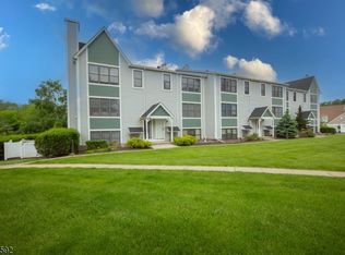22 Burlington Ct #22, Hamburg, NJ 07419