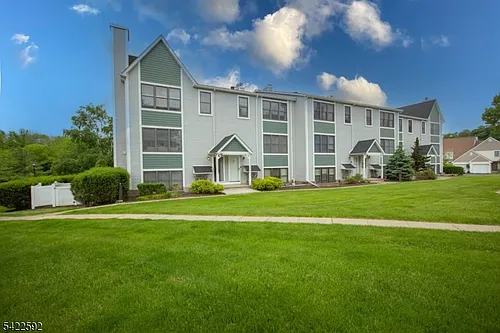 22 Burlington Ct #22 Photo 1