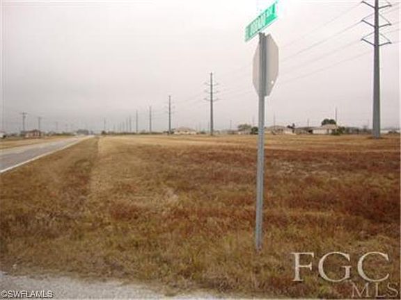 2nd image of 405 El Dorado Blvd N