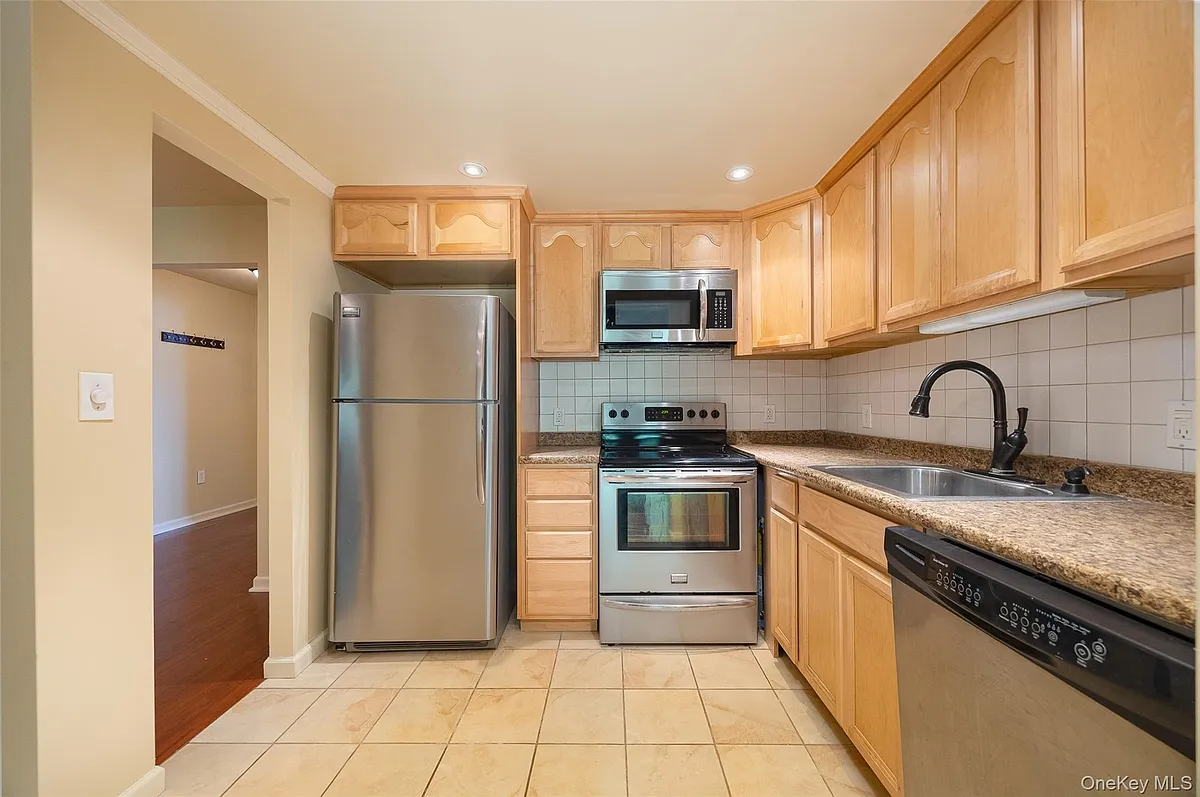 Building Photo - 19 Scarborough Ln #A