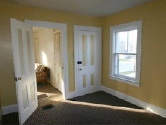 North Bedroom - 11'x10'