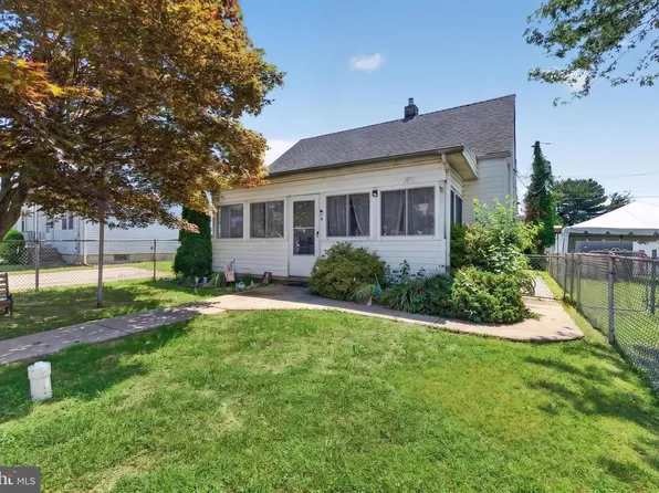 6 Avenal Rd, Baltimore, MD 21221