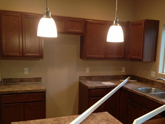 3rd image of 835 Smalley Ln