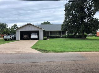 601 E 1st St, Belzoni, MS 39038