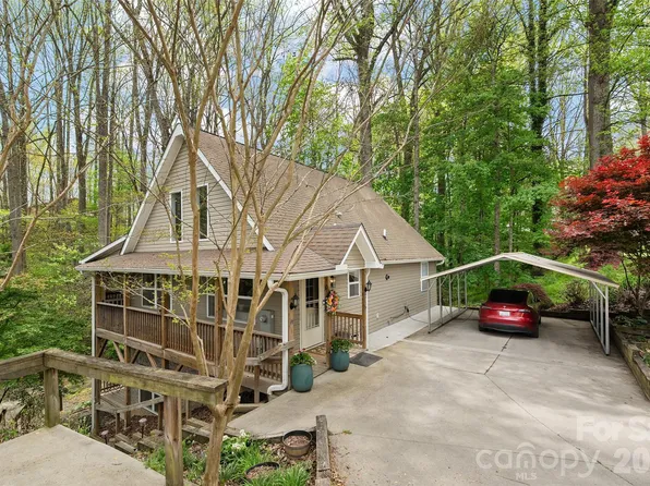 215 Atkins Loop, Lake Junaluska, NC 28745