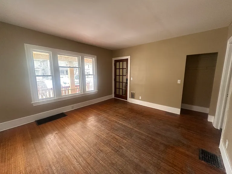 461 Melville St #1 — Photo 3