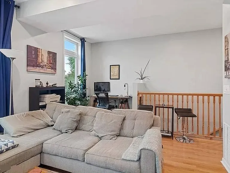 2717 N Artesian Ave #2 — Photo 3