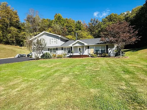 366 Little Mud Lick Rd, Staffordsville, KY 41256