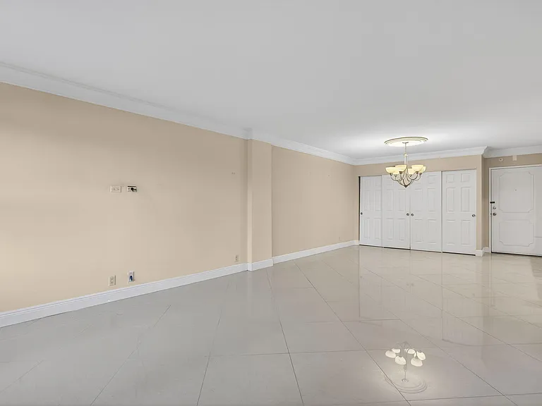 405 N Ocean Blvd #208 — Photo 7