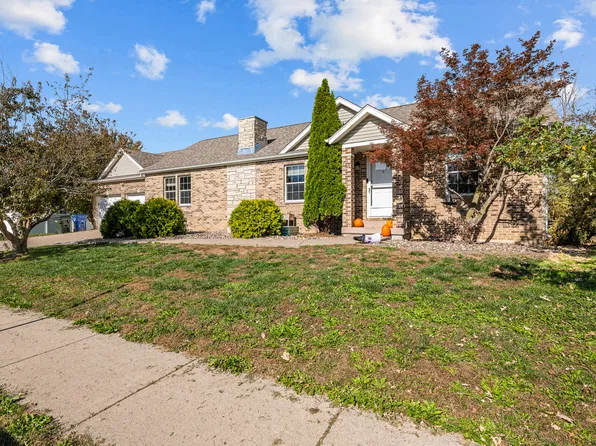 4504 W 14th St, Davenport, IA 52804